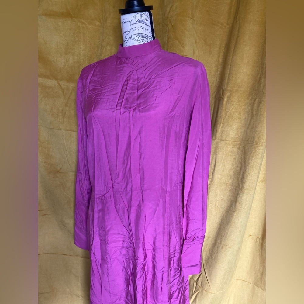 Stunning pink long dress with a great front slit